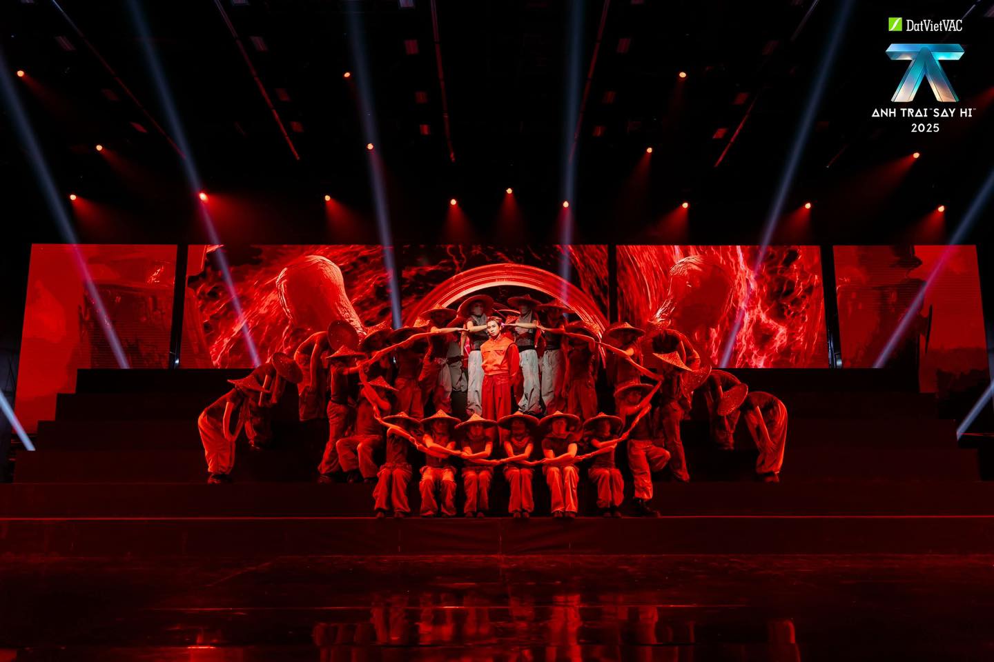 Không ngờ HLV Rap Việt cũng có ngày này: Rap trên nền nhạc Ngũ cung, diễn đỉnh khiến người xem gào thét