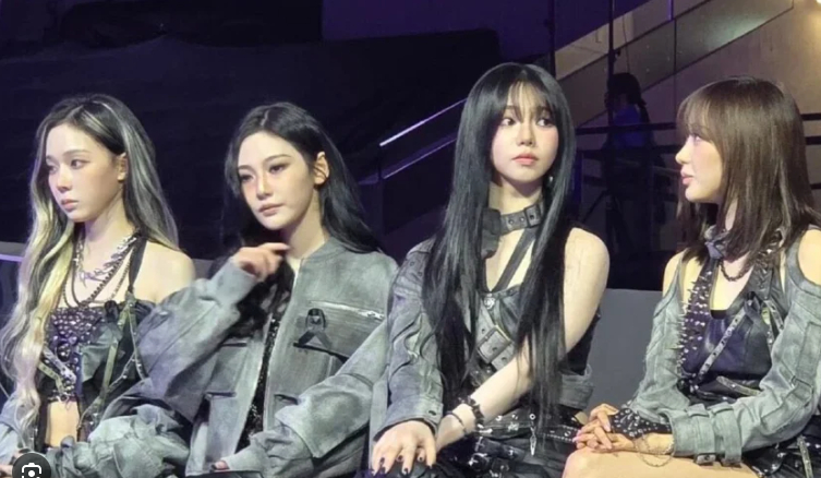 Môi trường lễ trao giải thường ồn ào, dễ gây lúng túng, và chỉ một khoảnh khắc trùng hợp cũng có thể bị diễn giải theo hướng tiêu cực