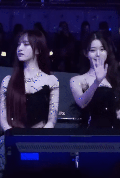 Khung hình chung gây sốt 