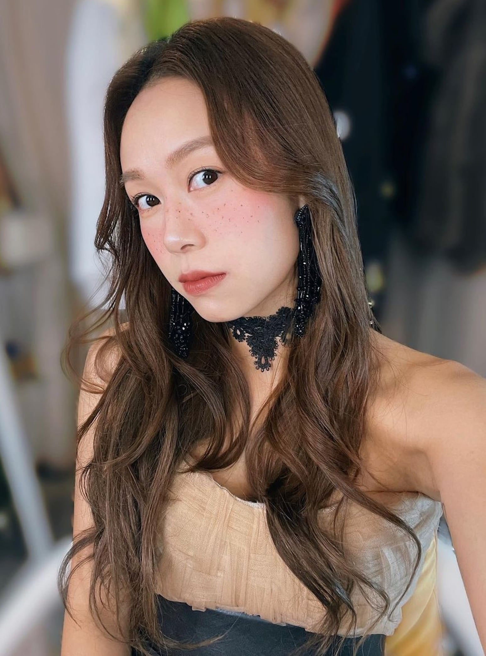  Hoàng Tâm Dĩnh tổ chức fanmeeting chỉ có vài fan tham dự, ca khúc mới không ai đoái hoài