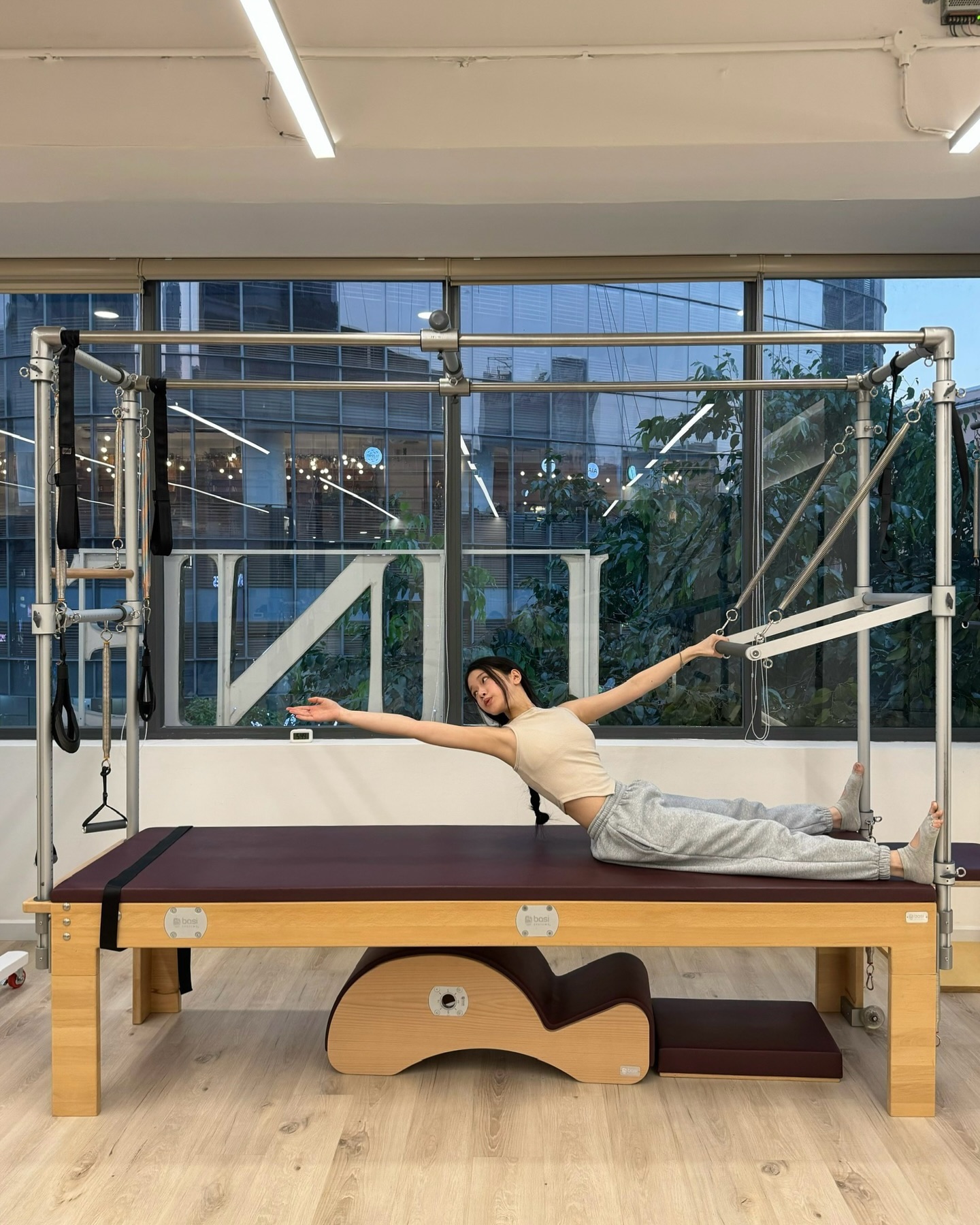 Đôi chân vô lý của Linh Ka