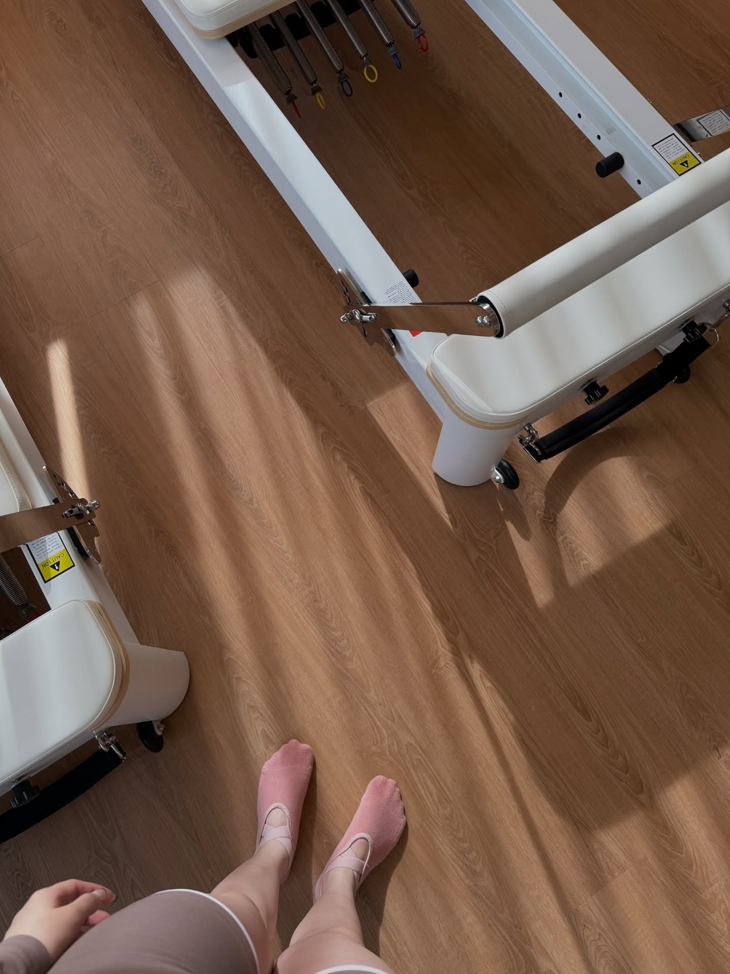   Linh Ka rất chăm tập pilates giữ dáng  