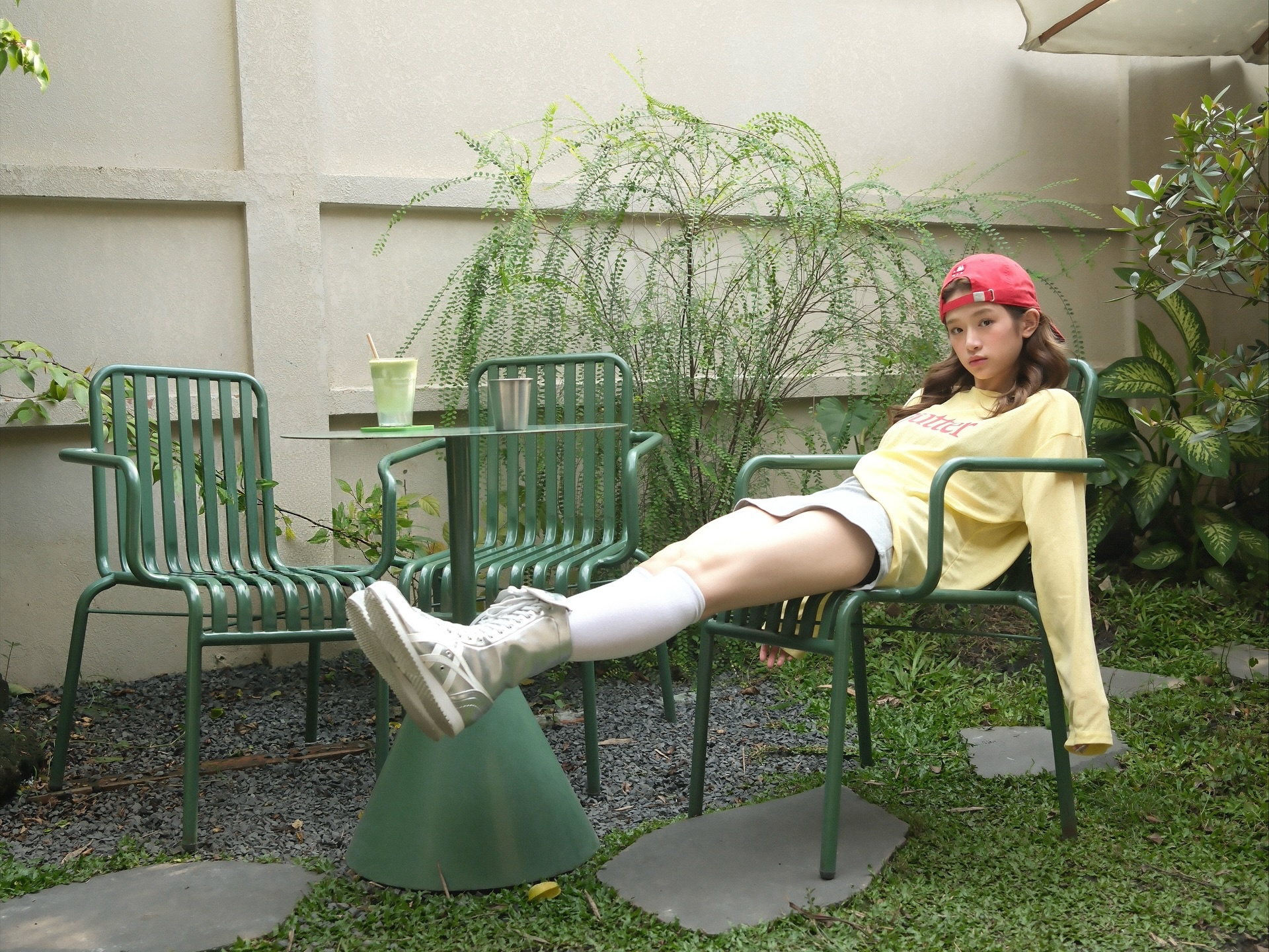 Đôi chân vô lý của Linh Ka