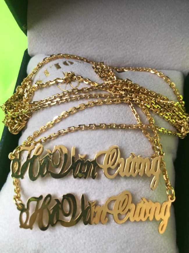 Hiện tượng khán giả tặng vàng, tặng tiền mặt cho Hồ Văn Cường vốn không còn xa lạ