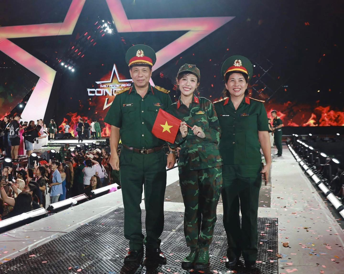 Gia đình Hậu Hoàng vốn có truyền thống phục vụ trong quân đội