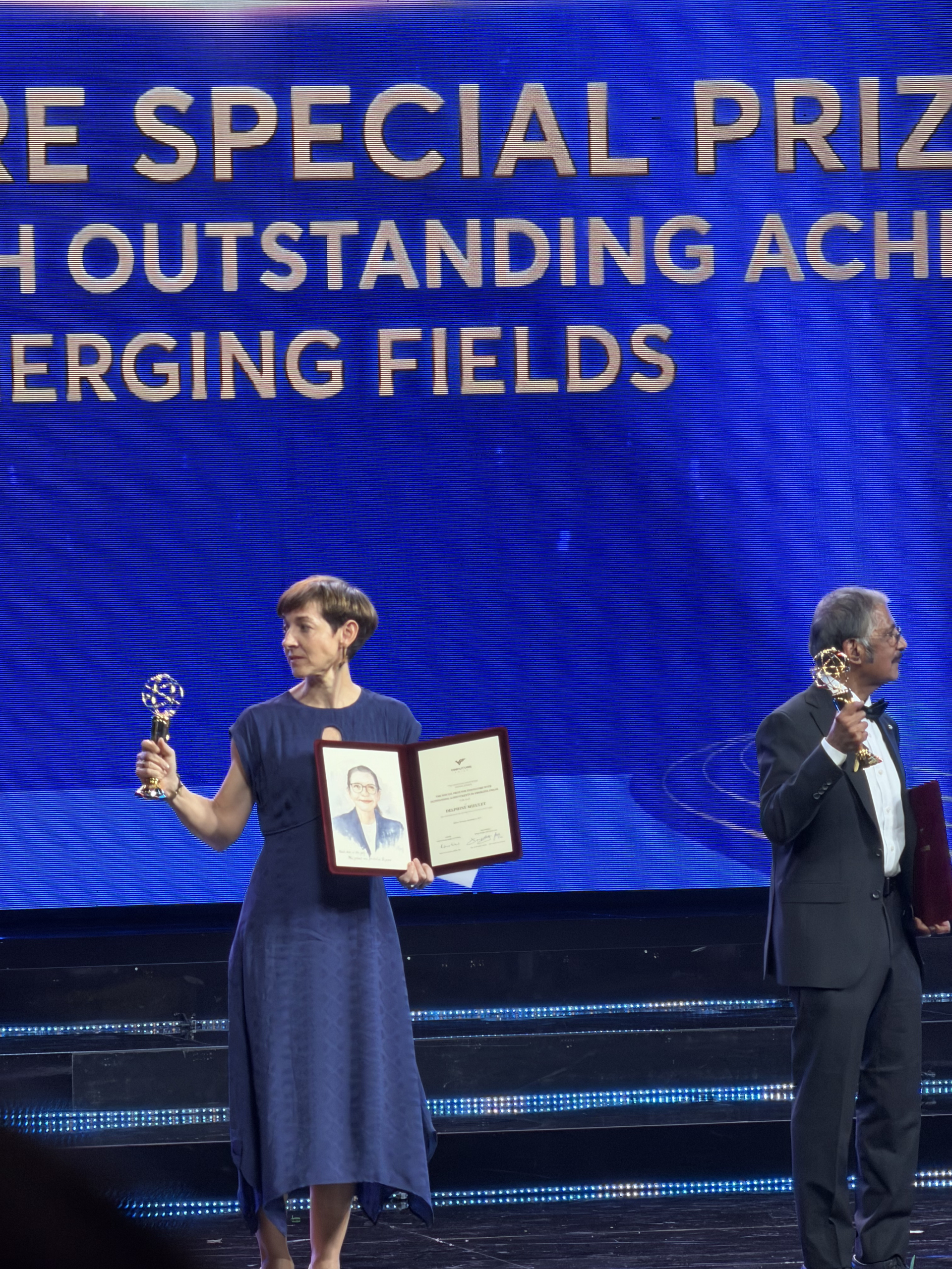 Các nữ bác học đẹp và ngầu như thế này đấy!