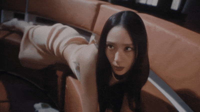 Xứng đáng 10 năm chờ đợi nữ thần nhan sắc này: Bà tổ visual đến cái bóng cũng đẹp, 1 chữ sang không diễn tả đủ