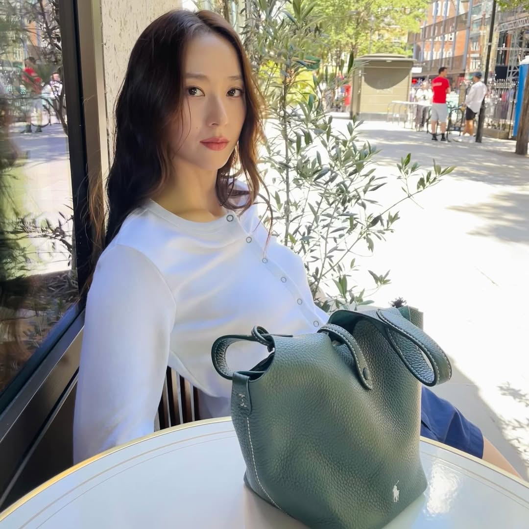 Xứng đáng 10 năm chờ đợi nữ thần nhan sắc này: Bà tổ visual đến cái bóng cũng đẹp, 1 chữ sang không diễn tả đủ