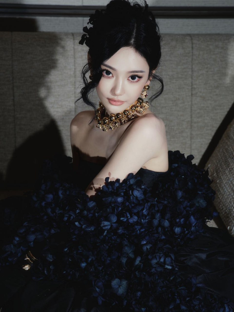 Ningning gây phẫn nộ vì hình ảnh 1 chiếc đèn ngủ