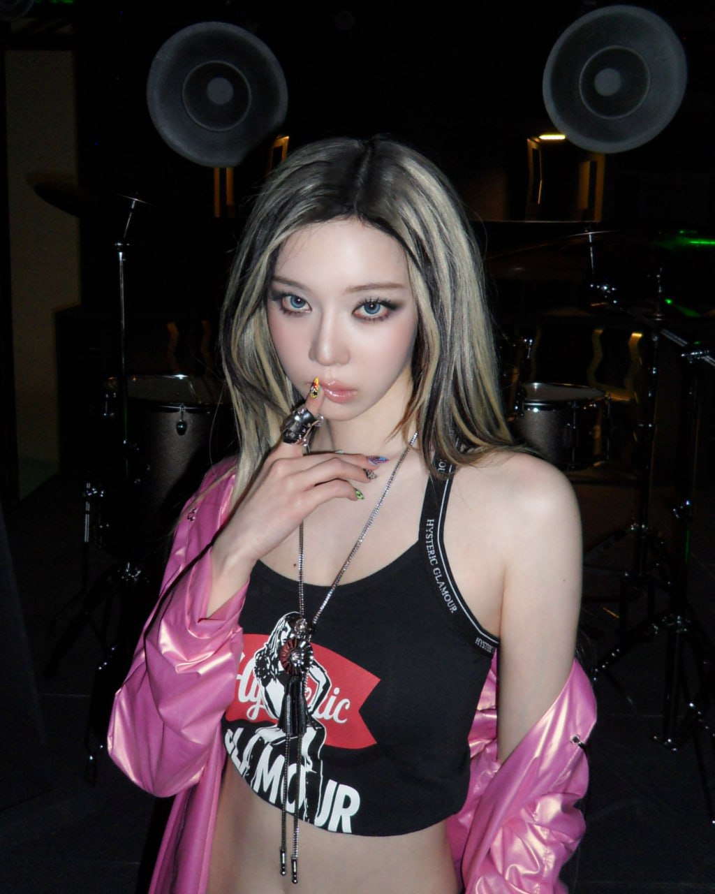 Khủng hoảng của Winter đến từ tin đồn hẹn hò đỉnh lưu toàn cầu Jung Kook