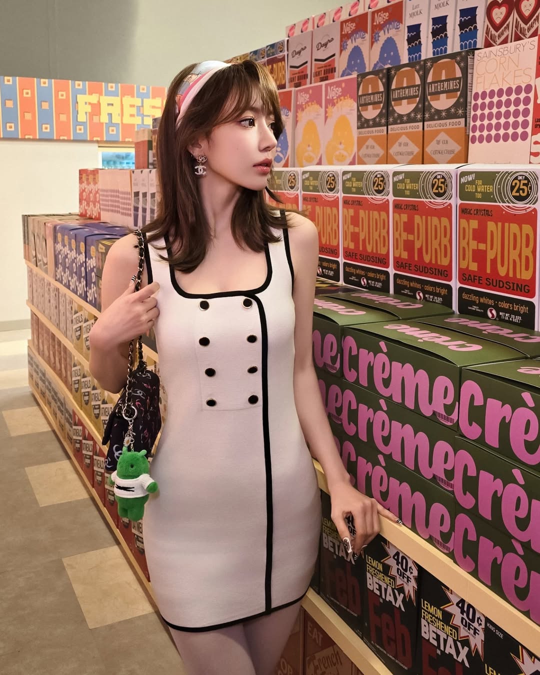 Bù lại, cô nàng có độ nhận diện lớn