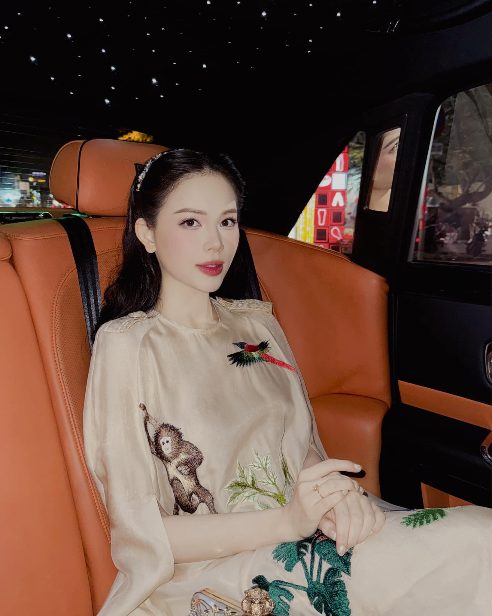 Linh Rin theo đuổi phong cách nữ tính, sang chảnh