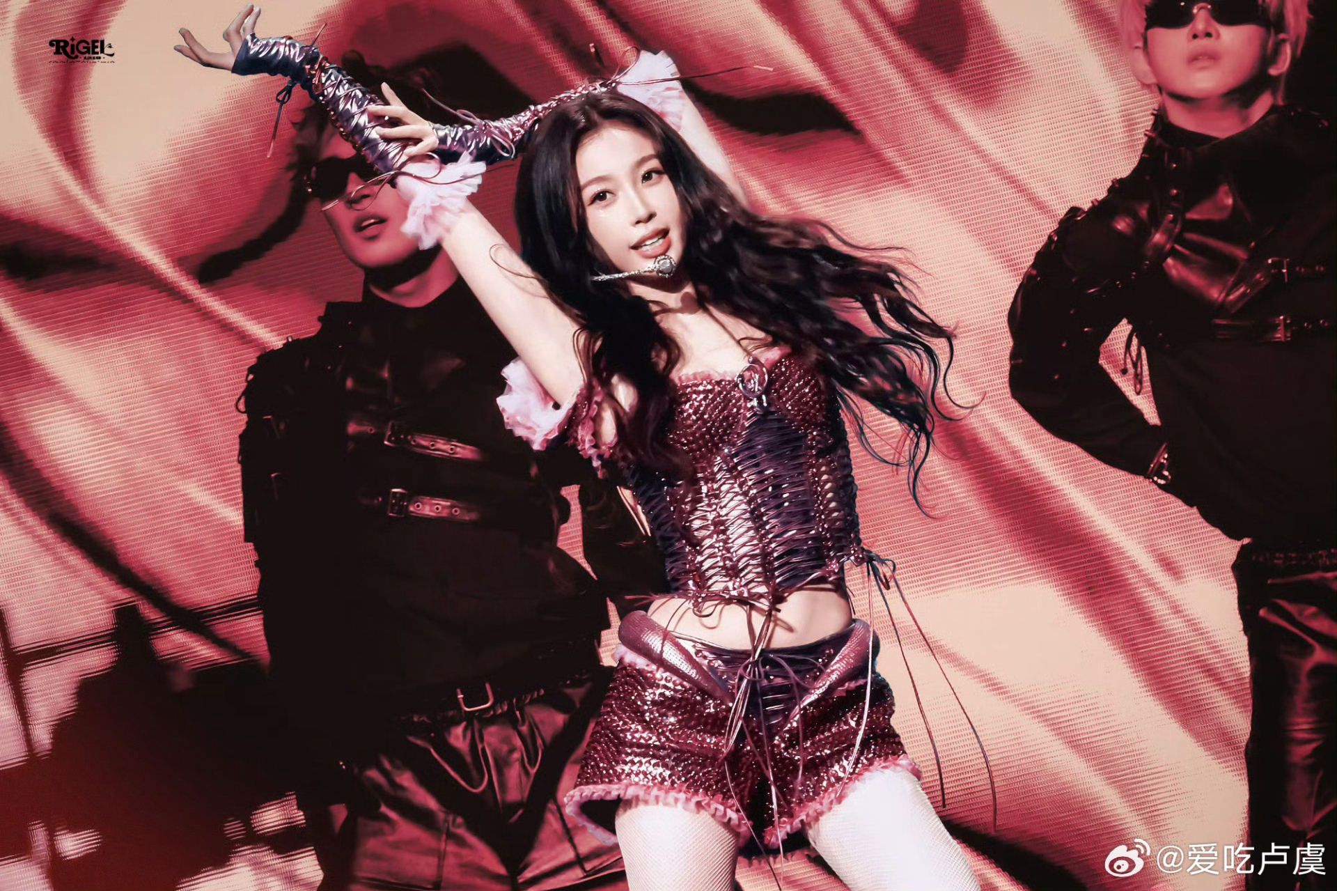 Mỹ nhân bị ghét nhất 2025 “oét giọng” bị MXH chê cười, 10.000 fan ồn cỡ nào cũng không cứu nổi