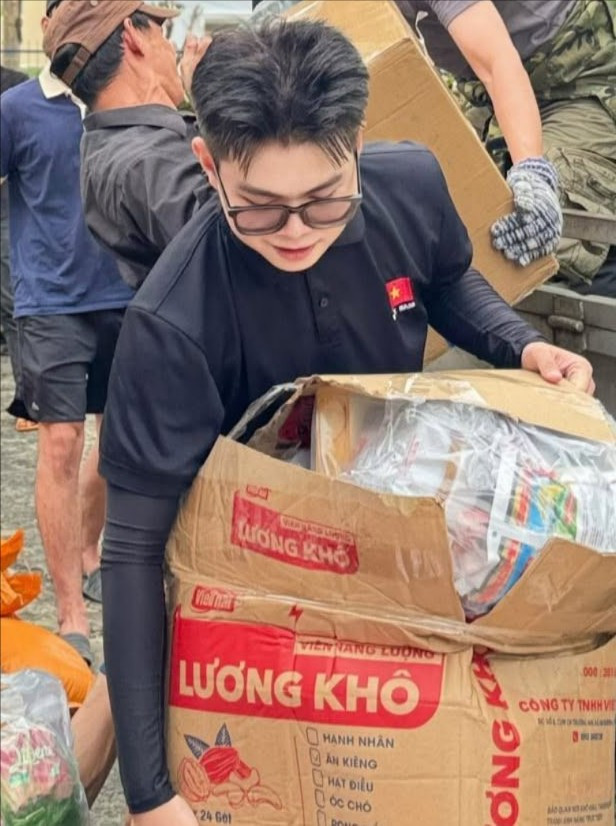 Hình ảnh đi làm thiện nguyện được Thái chia sẻ trước đó