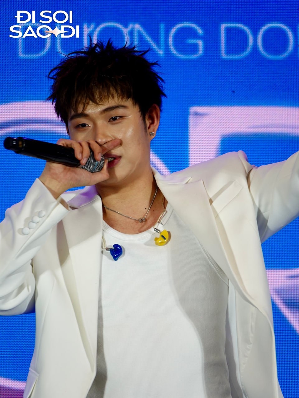 Dương Domic hậu tình tứ với Linh Ka ở Pháp: Làm đủ mọi cách để xoa dịu fan