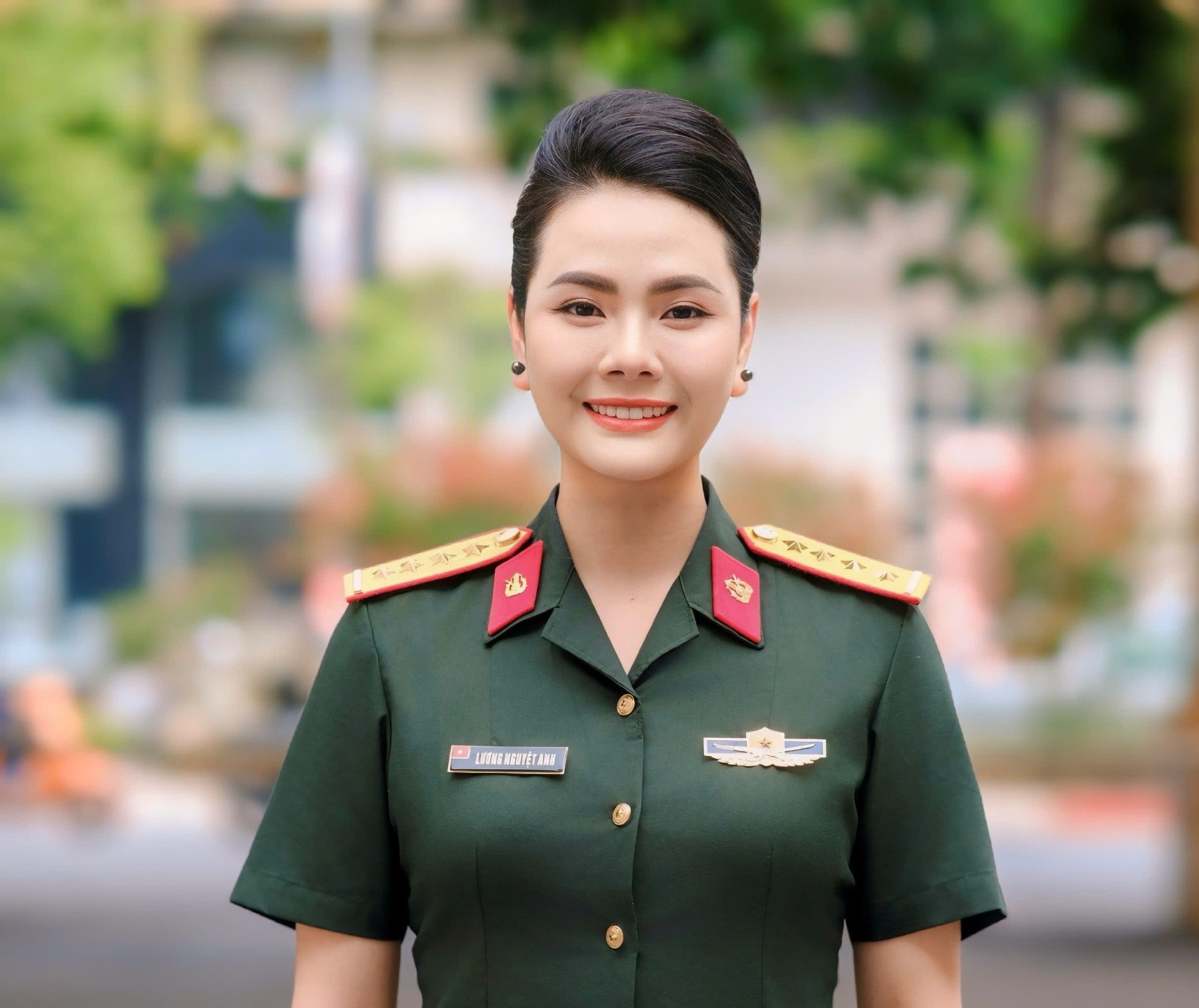 Đại úy Quân đội Lương Nguyệt Anh 