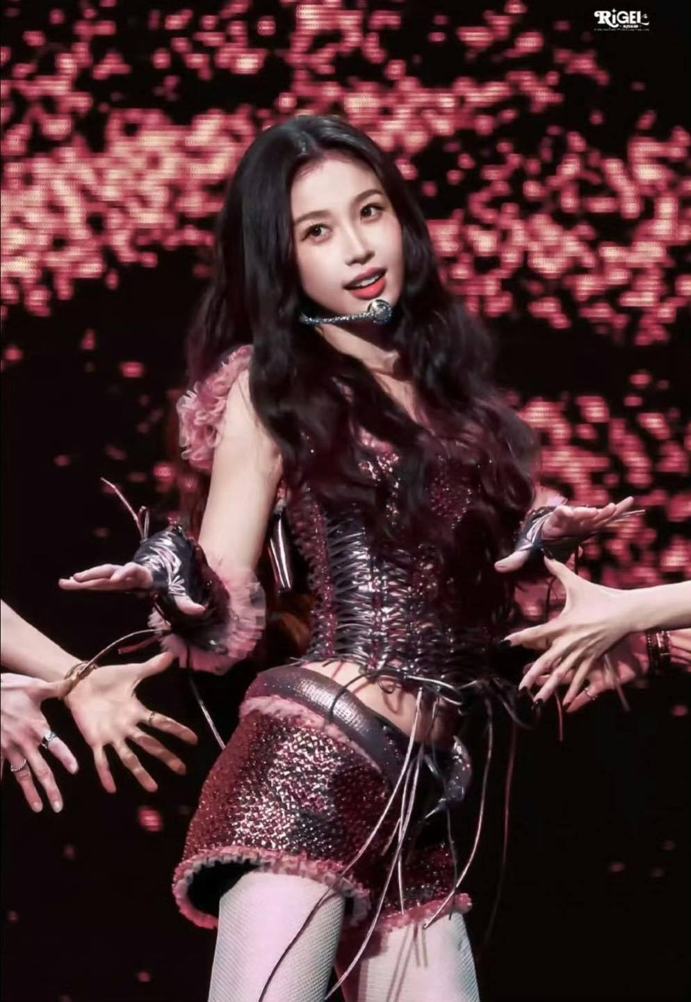 Giọt nước mắt của mỹ nhân bị ghét nhất 2025 bị chê giả tạo