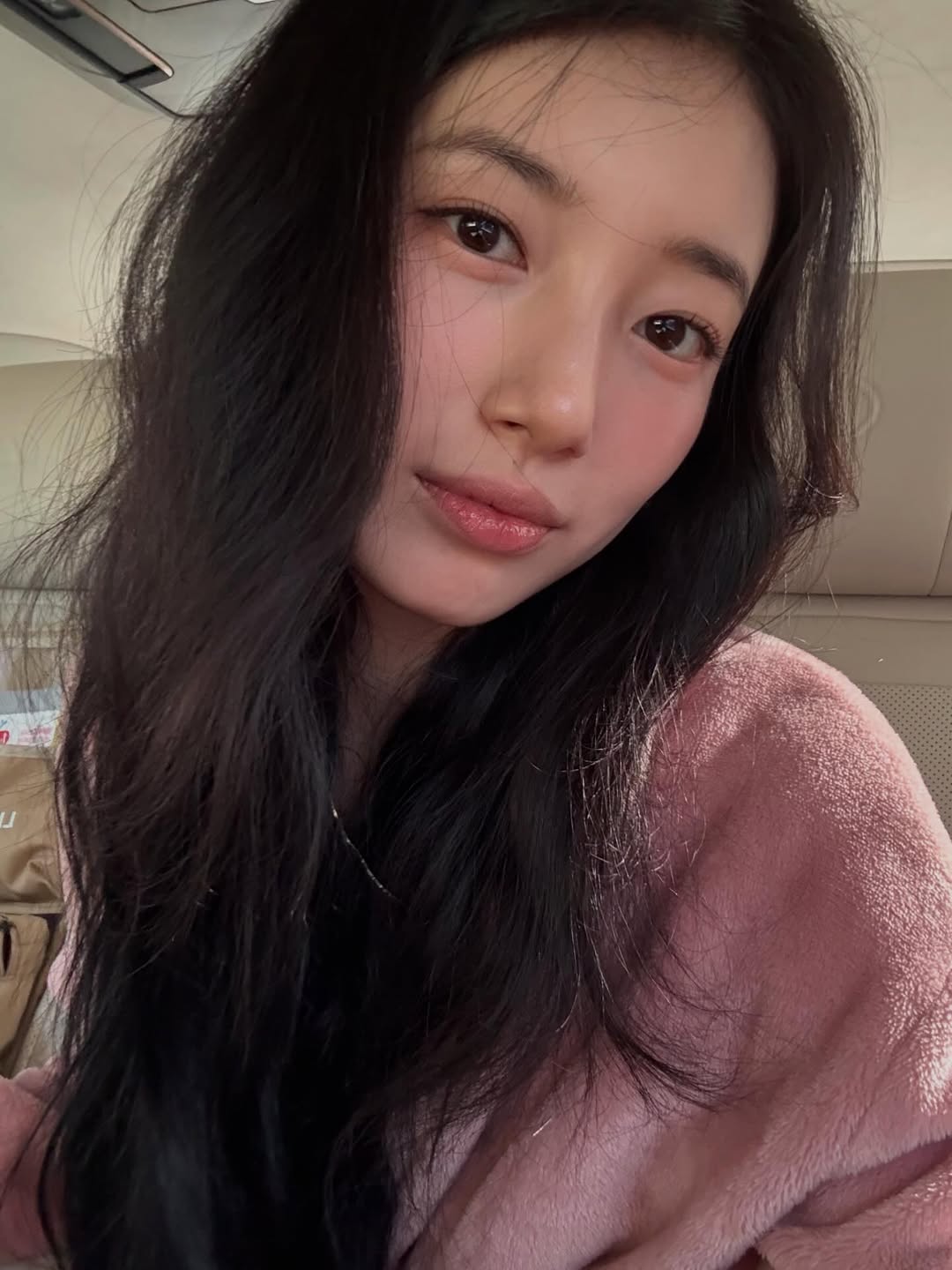 Không cần nhiều son phấn, mỹ nhân sinh năm 1994 vẫn xinh đẹp ngút ngàn