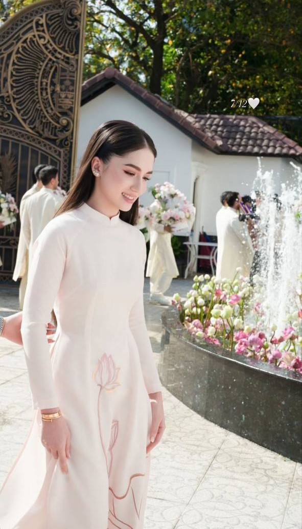 Marie Trâm Anh - bạn gái Hiếu Nguyễn cũng góp mặt trong ngày cưới, cô được thiếu gia đăng tải ảnh công khai trên Instagram