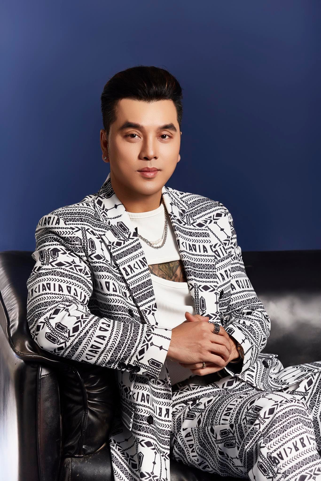 Thái độ gây tranh cãi của Ưng Hoàng Phúc 