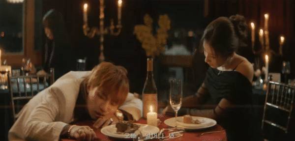 Daesung giả vờ ngủ để 