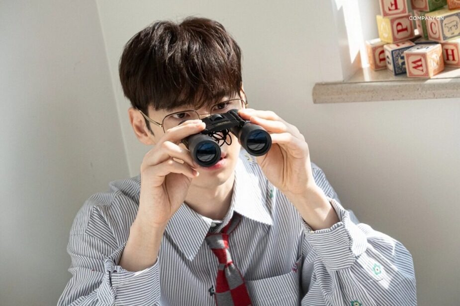 Ai đoán tuổi nam thần màn ảnh này cũng 