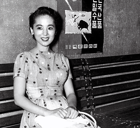 Cận cảnh nhan sắc đẹp kinh diễm của Kim Ji Mee hồi trẻ