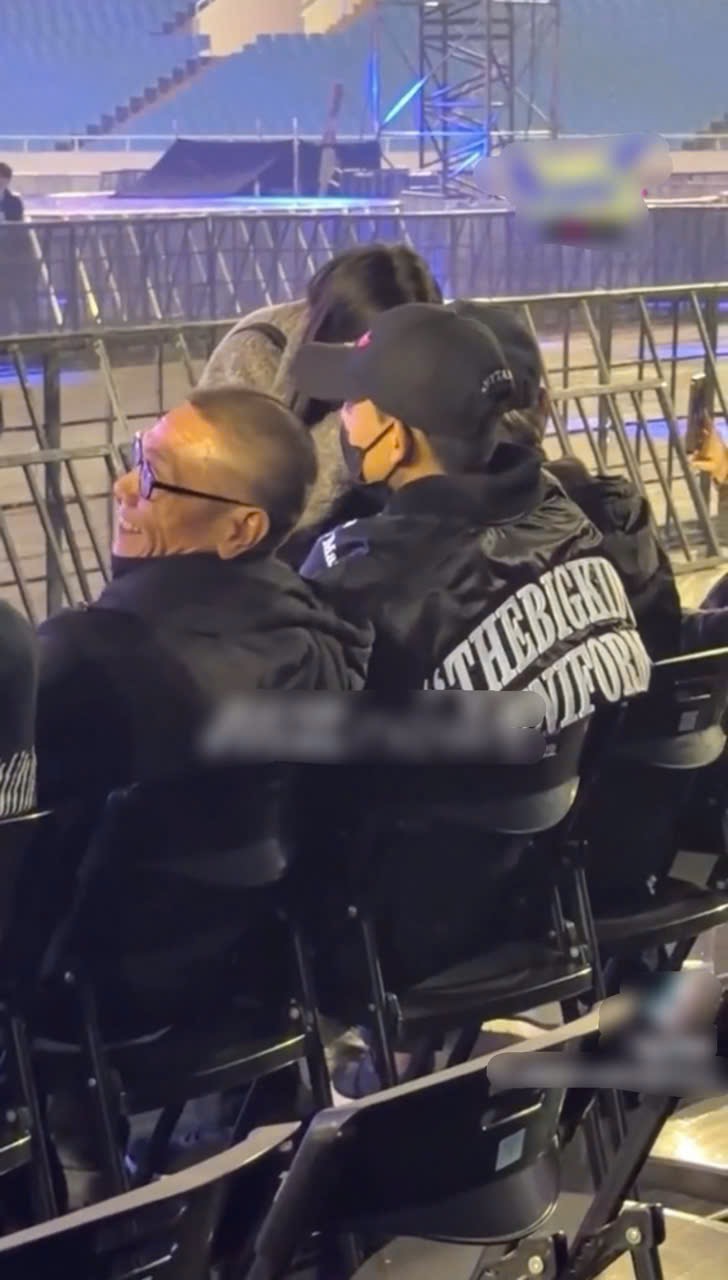 Mai Tài Phến được bắt gặp ở tổng duyệt