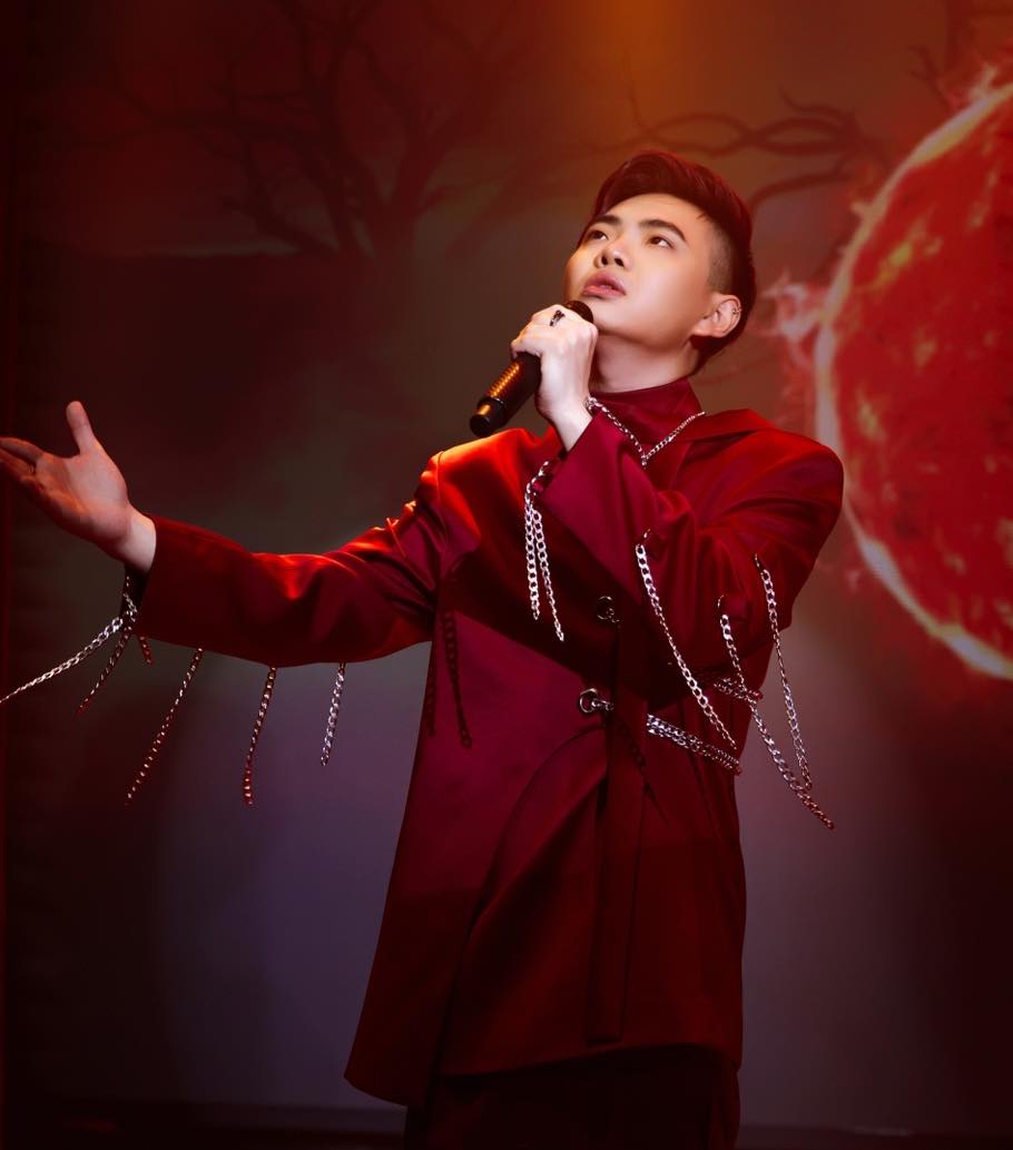 Năm 2023, Vưu Tuấn Kiệt chính thức debut với nghệ danh Kiey