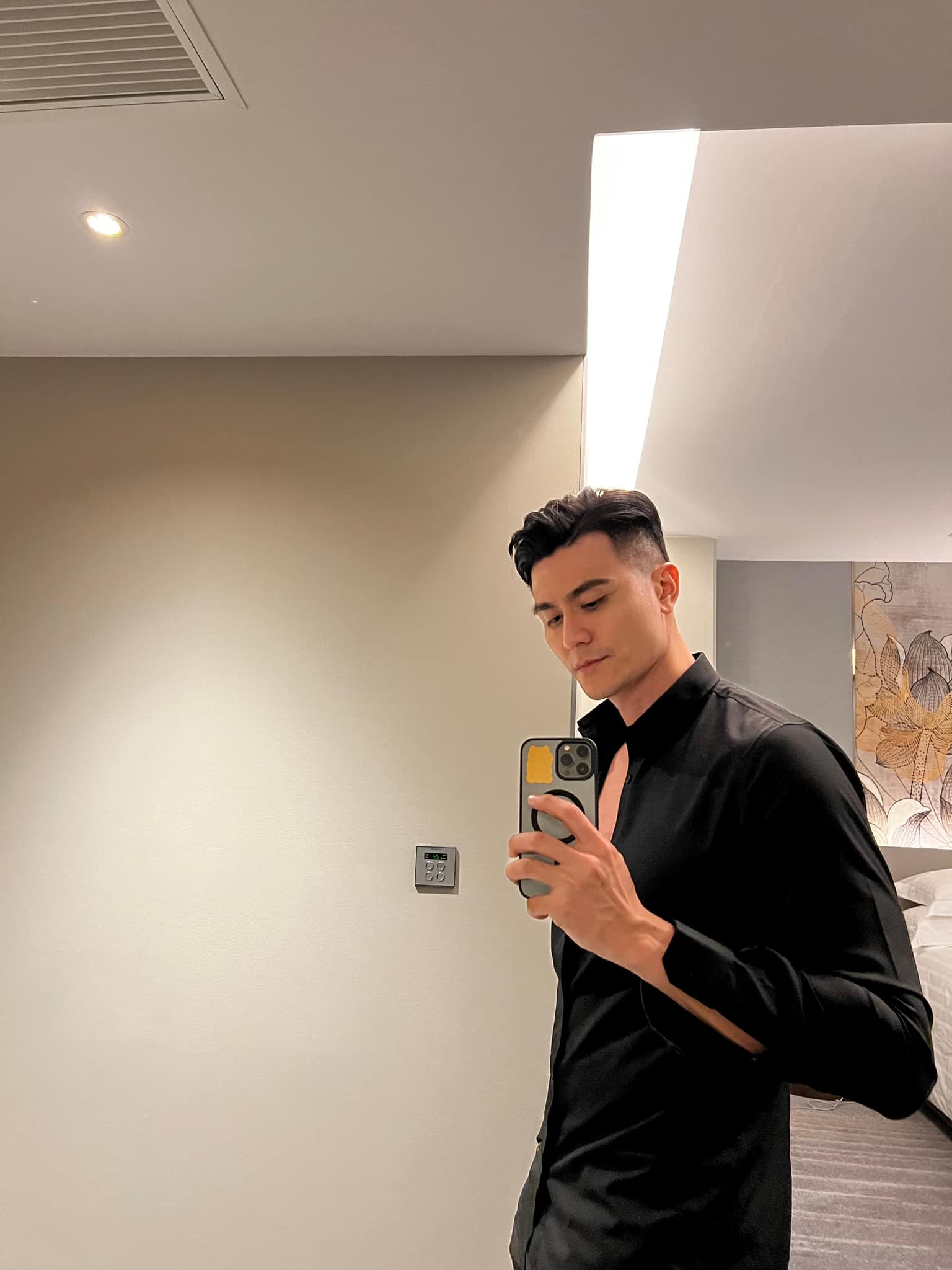 Siêu mẫu Vĩnh Thụy ngày càng kín tiếng, ít khi cập nhật trên MXH