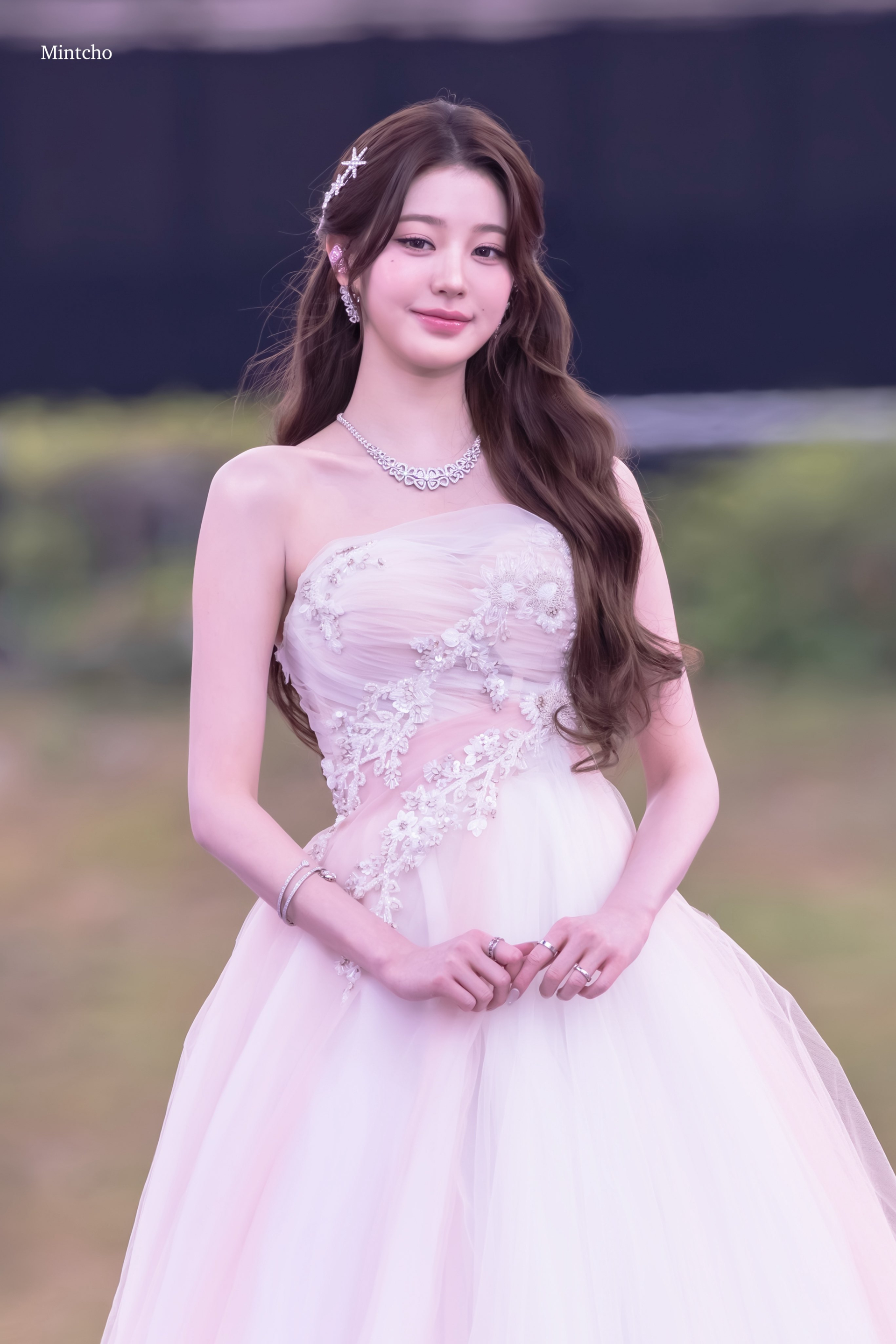 Visual của Jang Won Young gây sốt tại lễ trao giải AAA