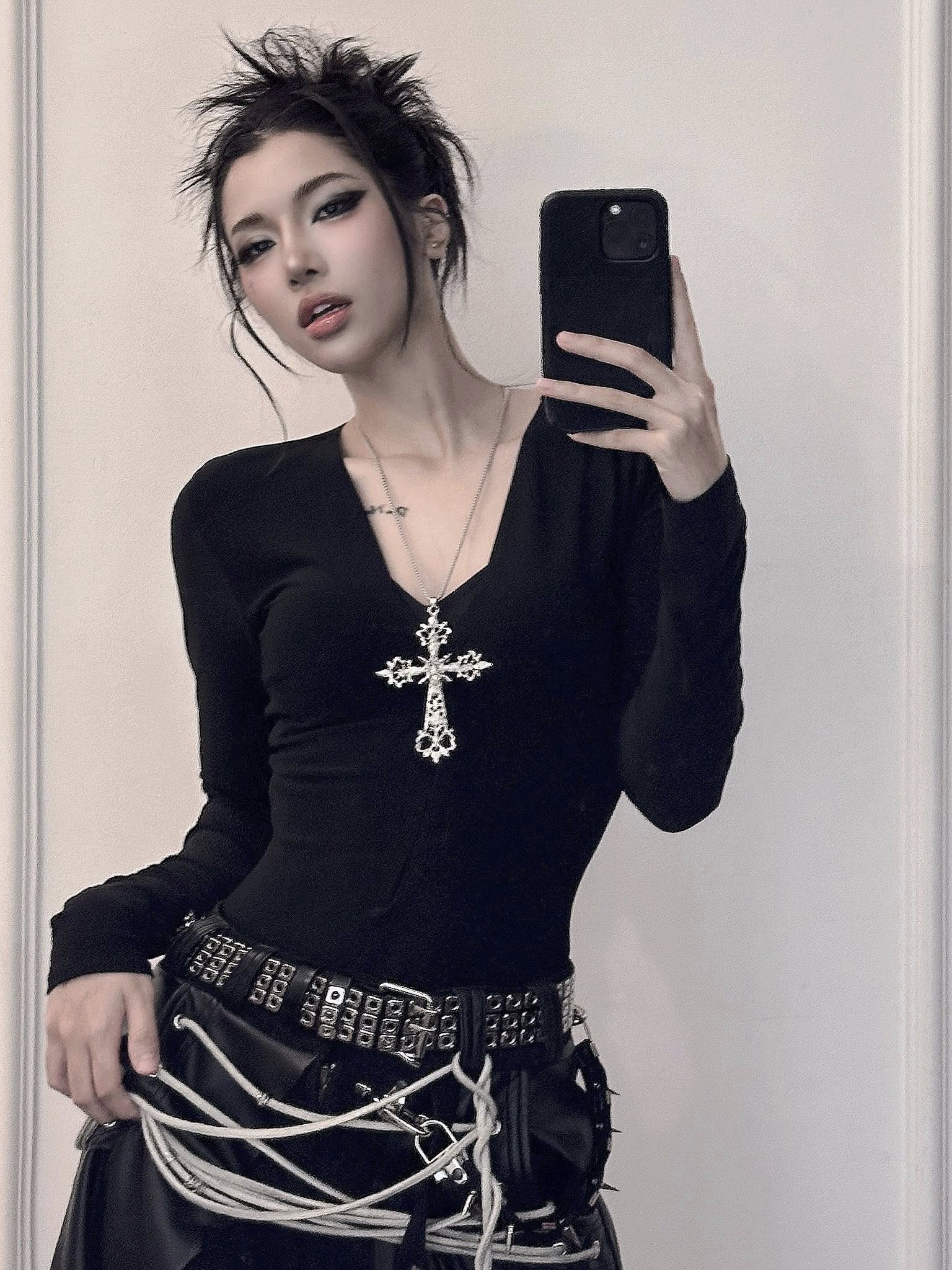 Tính đến 13h45 ngày 16/12, đường đua Rising Artist đang được dẫn đầu bởi LyHan với hơn 206 nghìn lượt bình chọn (ảnh: Facebook nhân vật)