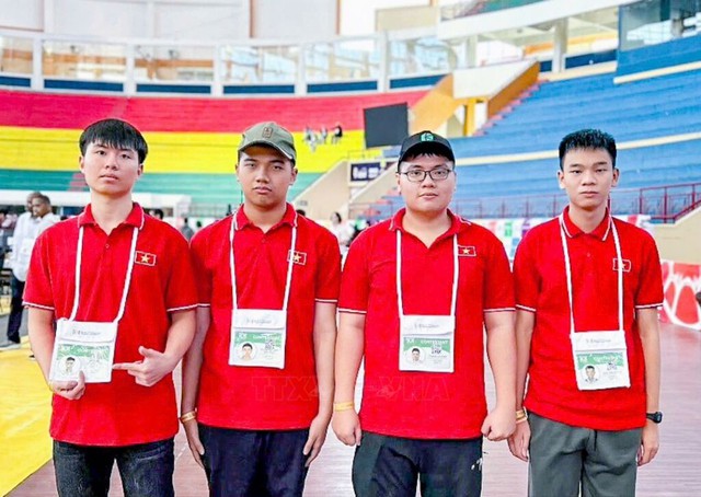 Cả 4 thí sinh Việt Nam đều giành huy chương tại IOI