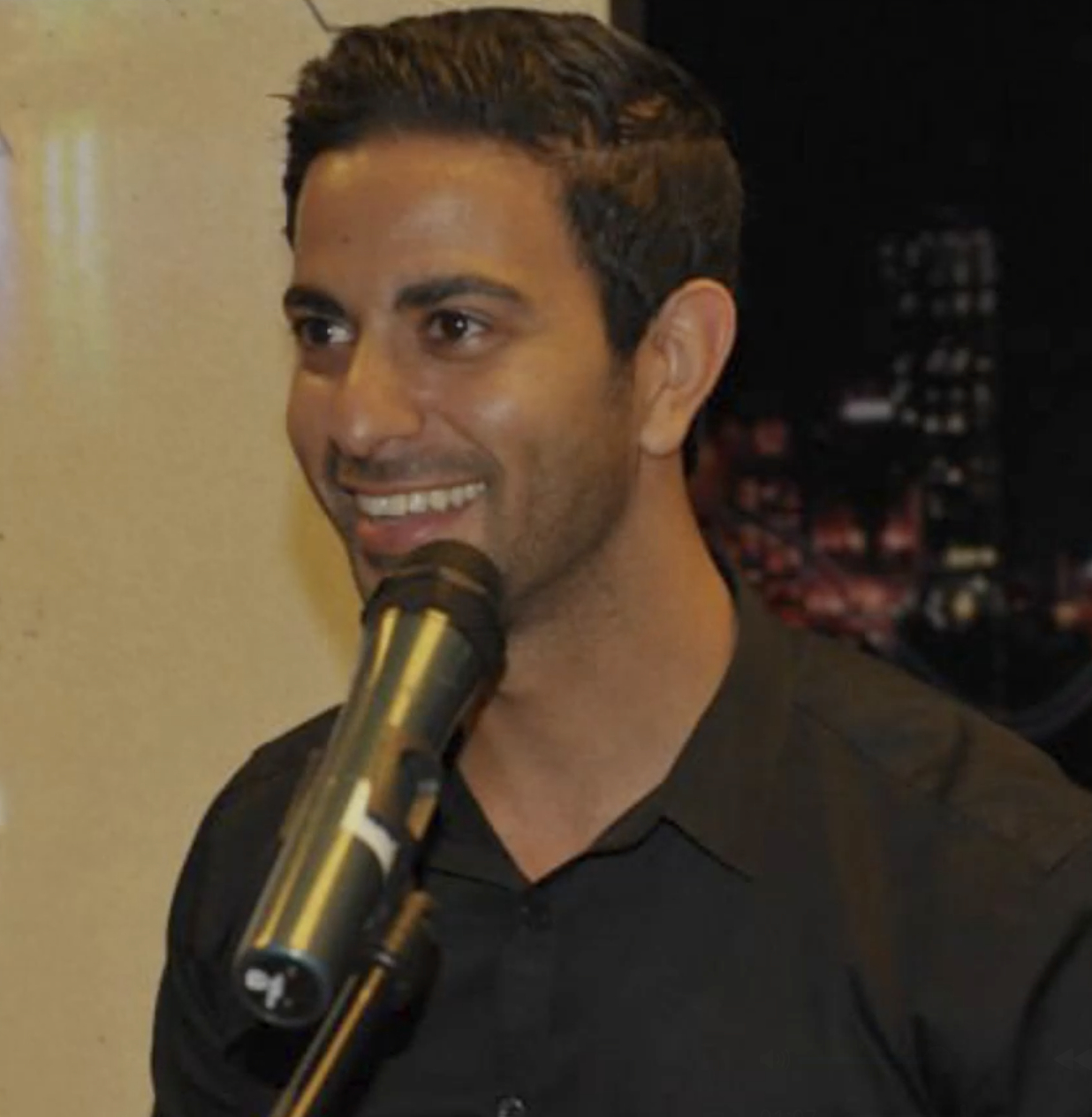 Từ chàng trai tốt nghiệp loại xuất sắc, Justin nhanh chóng xây dựng