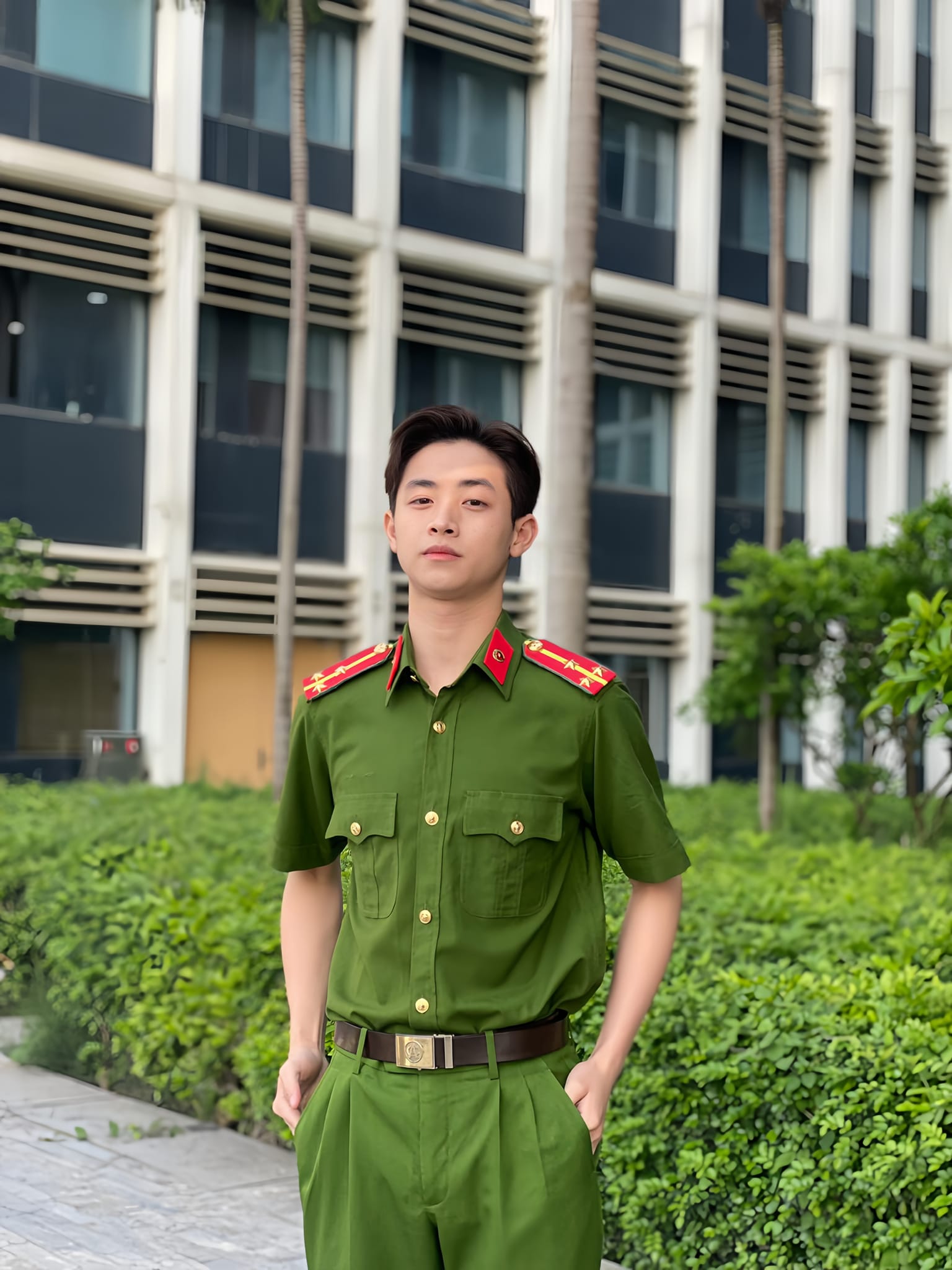 Nam ca sĩ theo học khoa Sư phạm Âm nhạc tại Đại học Văn hóa Nghệ thuật Quân đội(Ảnh: JustCONGBvn)