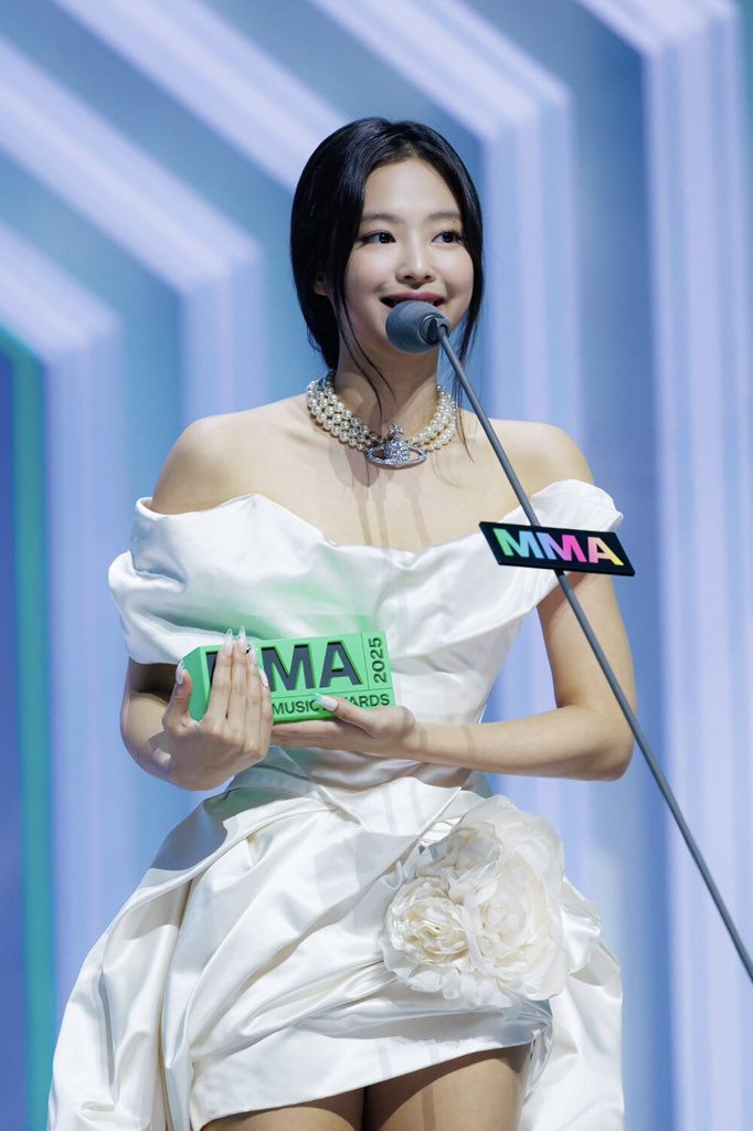 MMA 2025: G-DRAGON quét sạch Daesang, Jennie - Rosé ai cũng có phần nhưng cấn nhất ở 1 điều