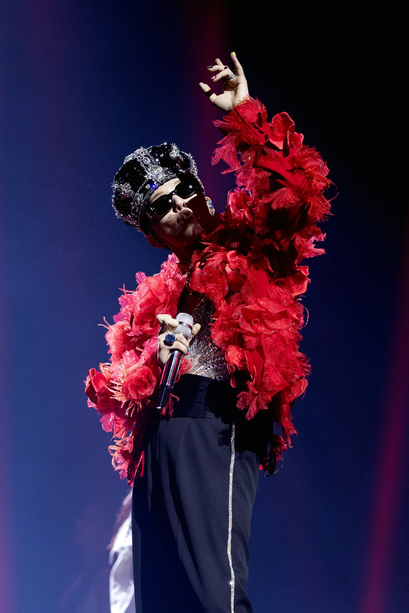 G-DRAGON biến sân khấu trao giải thành concert encore