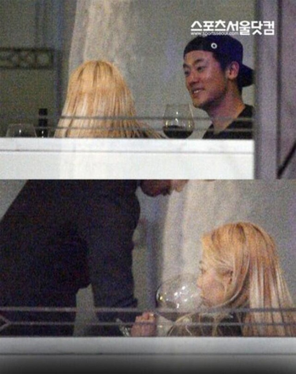 Hyoyeon từng hẹn hò với nhà văn lớn hơn 10 tuổi Kim Jun Hyung trong 2 năm. Ảnh: Sports Seoul