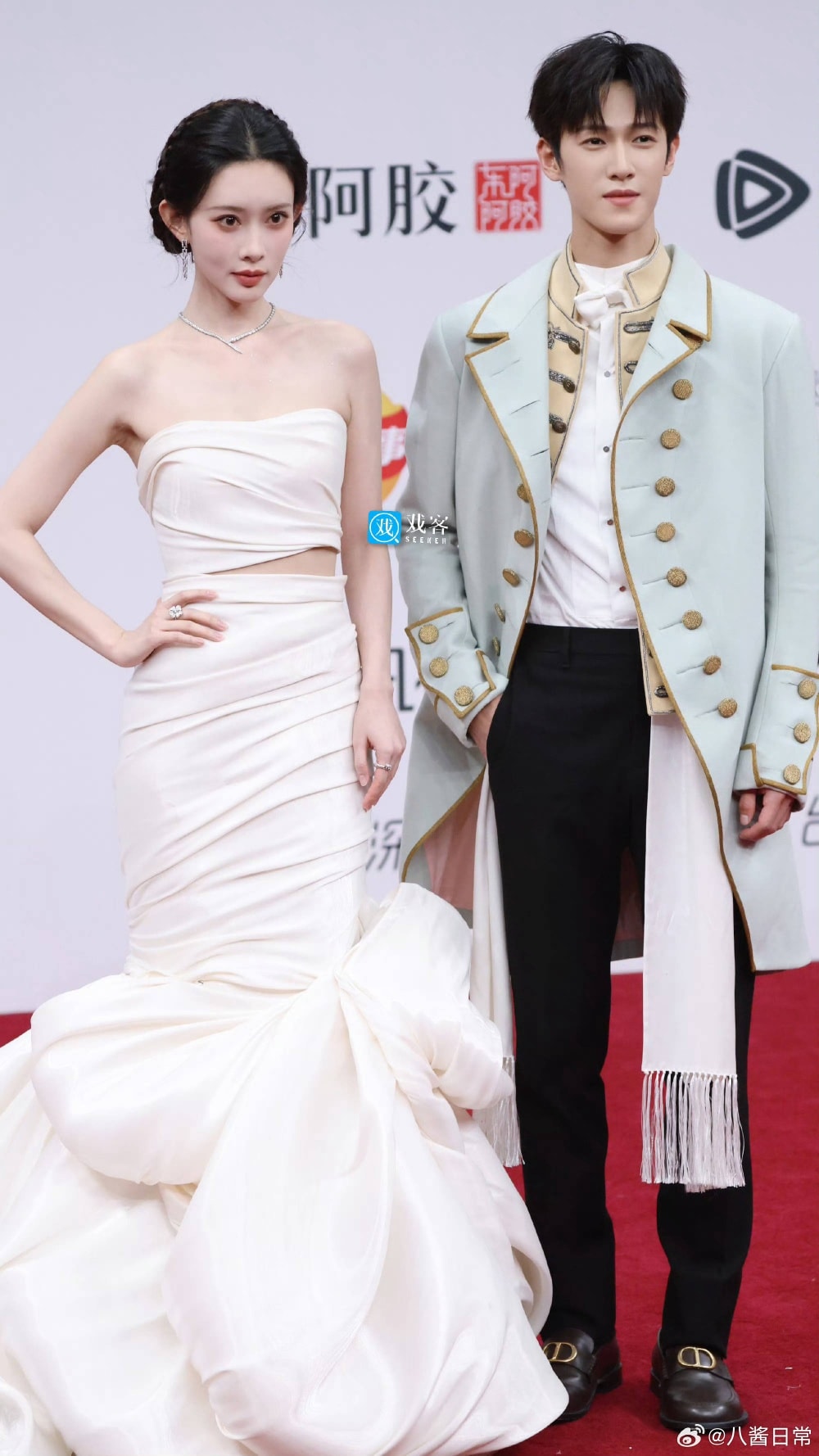 Cặp chị - em phim giờ vàng lộ clip hẹn hò 4 ngày liền, phản ứng sau đó mới đáng bàn