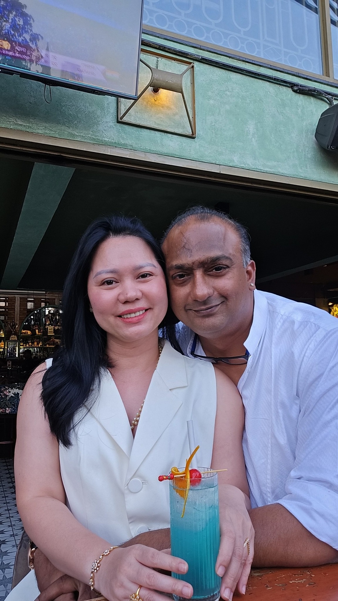 Chị Đỗ Thị Ý (TP.HCM) và chồng là thiếu gia/doanh nhân Ấn Độ Porithosh Shetty.