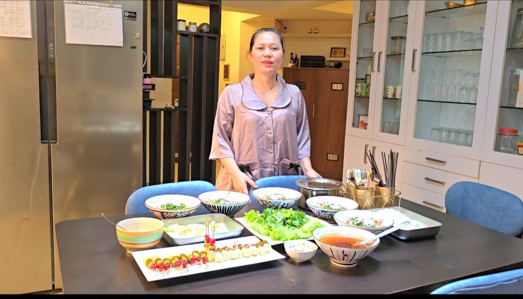 Sau khi kết hôn, chị Ý ở nhà làm vợ, làm mẹ. 