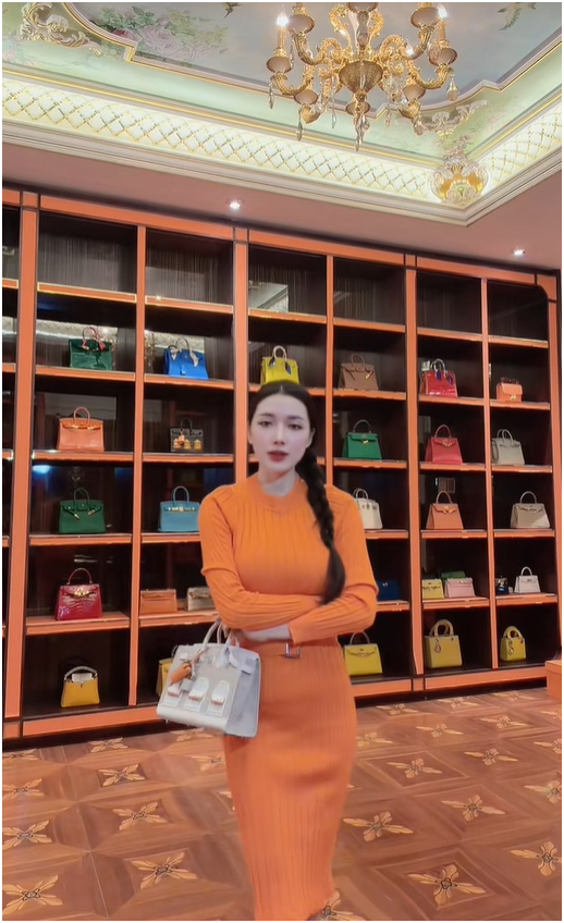 Góc quay clip, hình ảnh mới được Ngân Collagen yêu thích.