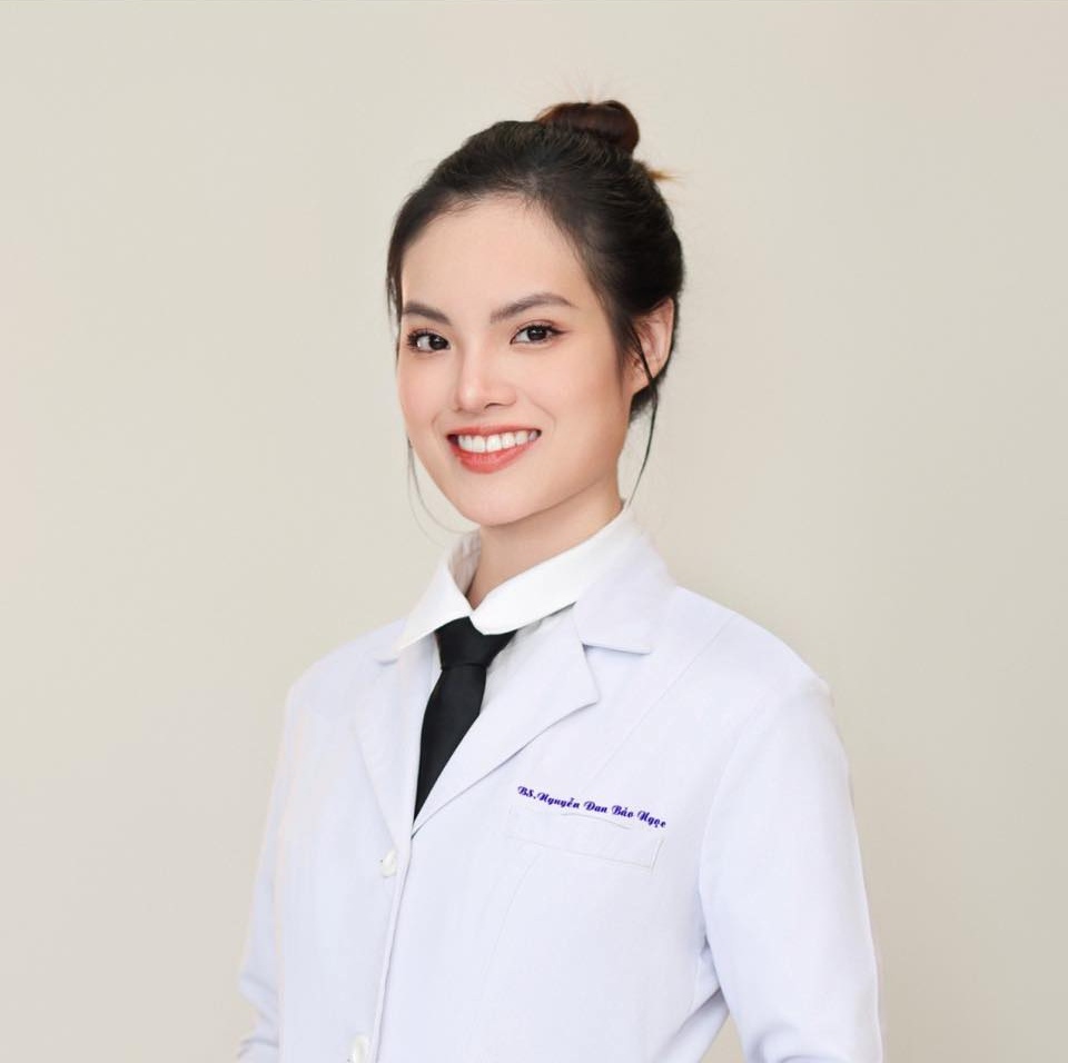 Đan Ngọc hiện đang là bác sĩ (Ảnh: FBNV)