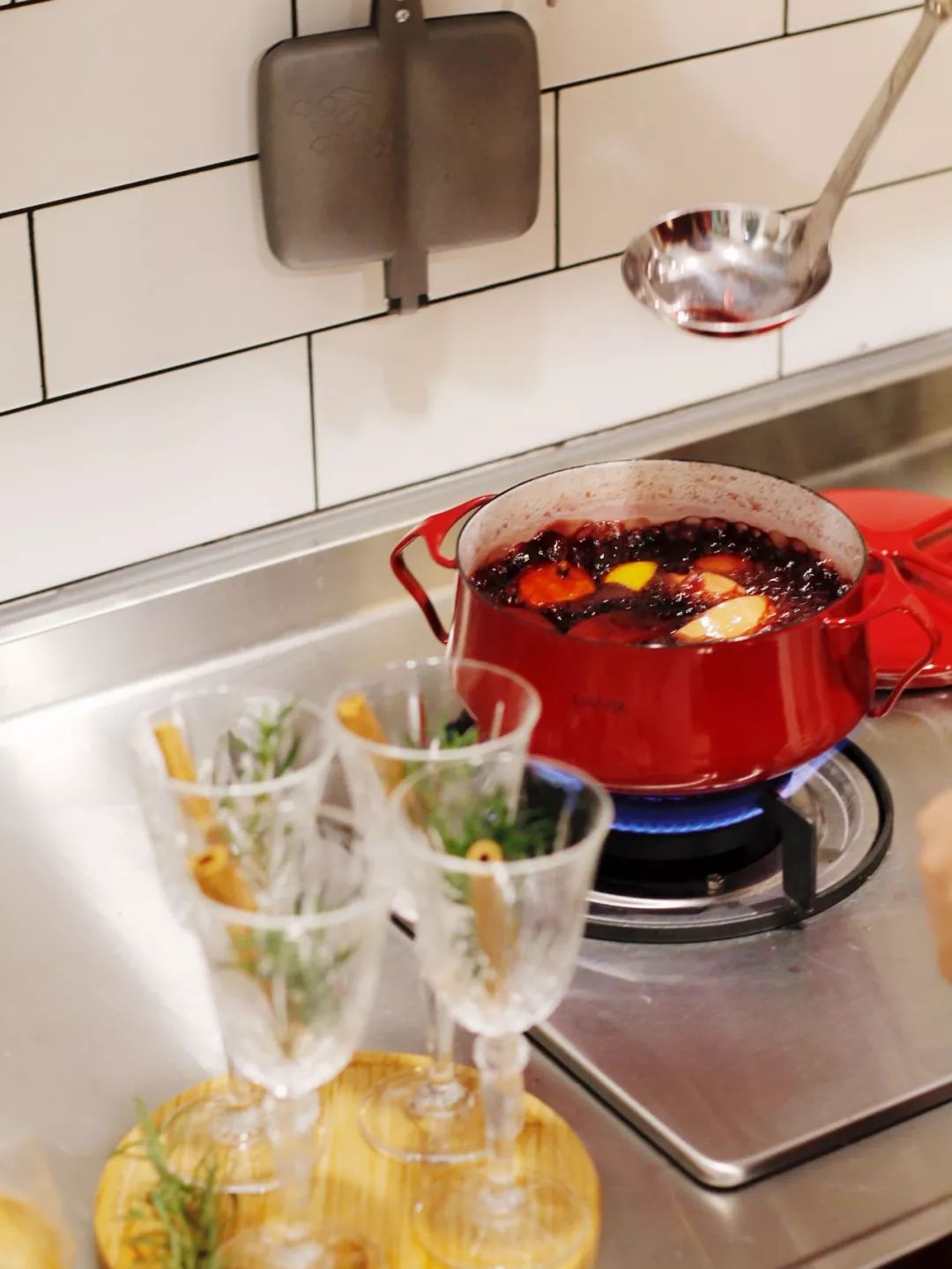 10 năm đi làm, tích góp 750 triệu mua căn tập thể cũ: Cô gái tạo ra 