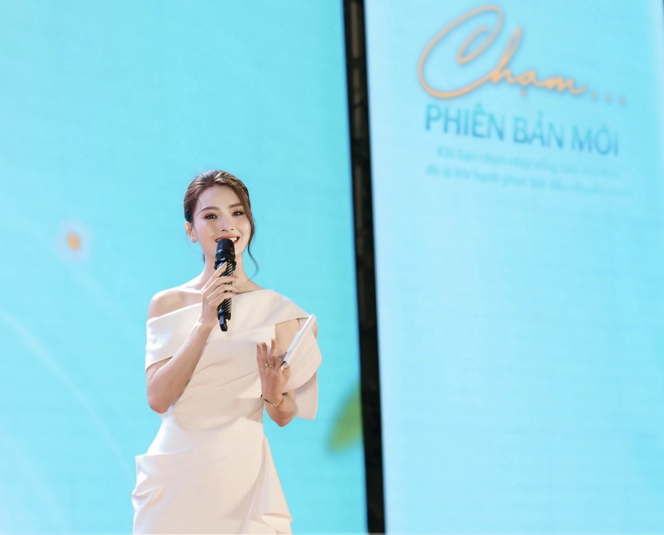 Huyền Trang giờ là MC nổi tiếng, dẫn dắt nhiều chương trình.