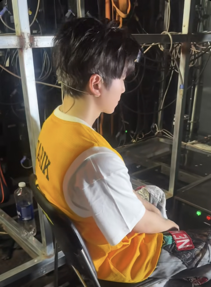    Khoảnh khắc nam rapper từng phải ngồi nghỉ khi ghi hình Anh Trai Say Hi vì chấn thương   