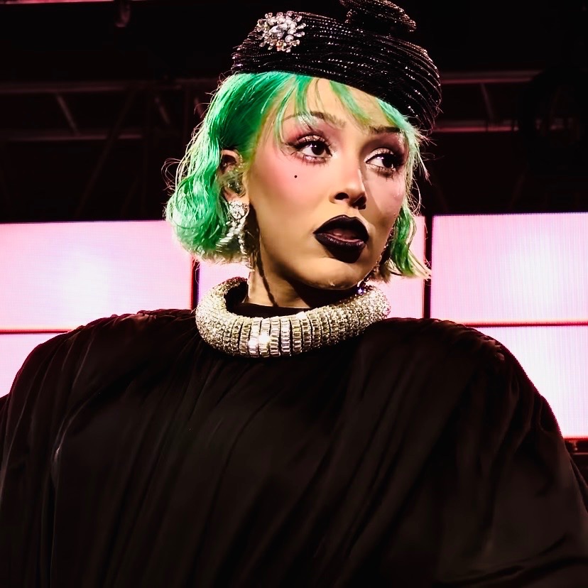 Sự việc lập tức tạo ra làn sóng bàn luận sôi nổi trên mạng xã hội với nhiều luồng ý kiến trái chiều (Ảnh: X)