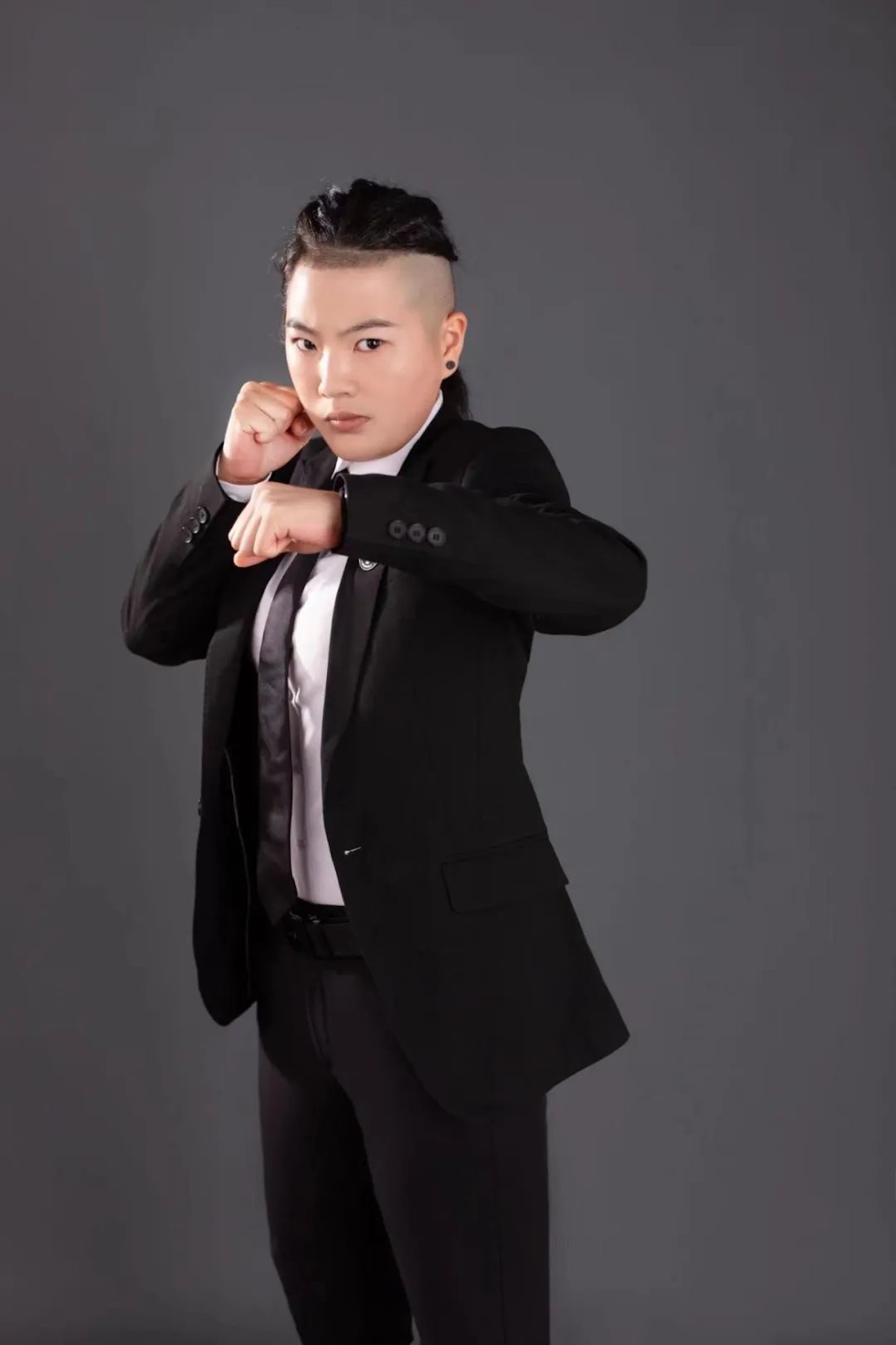 Nữ vệ sĩ Lý Gia Yến.