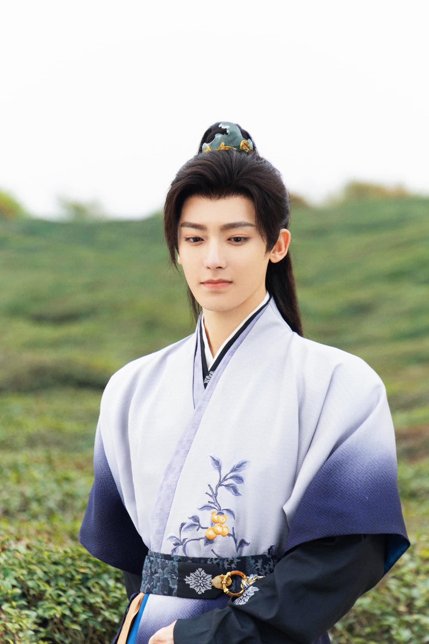 Chỉ cần cặp đôi này đứng cạnh nhau thì nơi đó chính là bồng lai tiên cảnh, đẹp đến nỗi không cho ai đẹp cùng