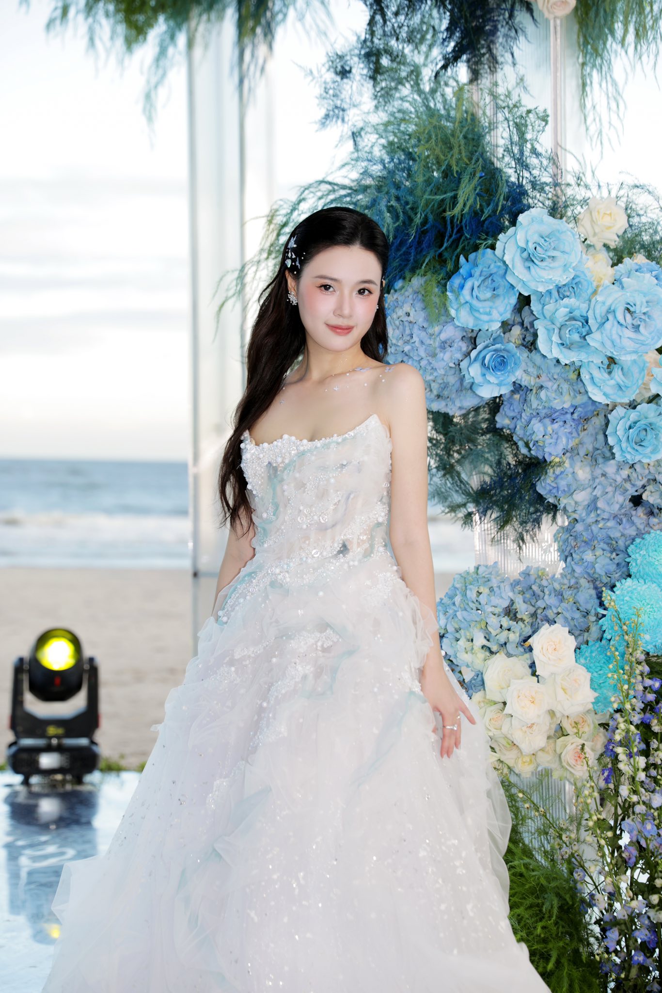 Midu biến thành “yêu quái” đấy à?